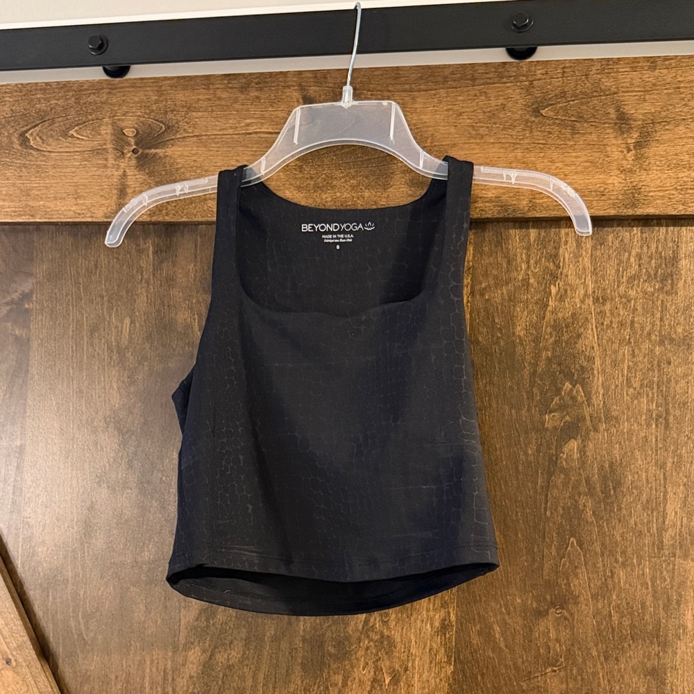 Beyond Yoga Black Cropped Tank